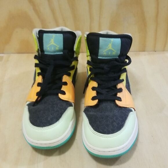 Nike Air Jordan 1 Mid SE “Aurora Green” Or “Clover” Wmn's sz 9, Mens/Boy's sz 7 - Picture 2 of 7